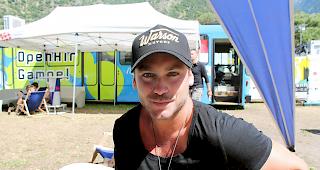 Backstage: Bastian Baker beim Interview mit 1815.ch