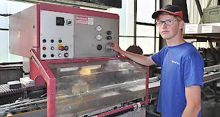 Jannick Imhasly ist im 4. Lehrjahr bei der Peter Imhof Metallbau AG in Lax.