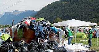 Sauber. Seit Jahren sorgen Asylbewerber am Open Air Gampel für Sauberkeit. (Archivbild)