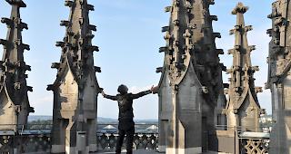 Einige Szenen drehte das Filmteam auf der Cath&eacute;drale Saint-Nicolas in Fribourg. 
