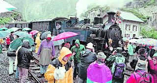 Ohne Schutz. Die Wagen stehen gegenw&auml;rtig auch w&auml;hrend der achteinhalb Monate langen Zwischensaison im Freien.    