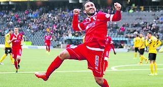 Jubelnde FC-Sitten-Spieler (im Bild Theofanis Gekas). Nach einem Fehlstart in die Meisterschaft  drehten die Walliser auf.