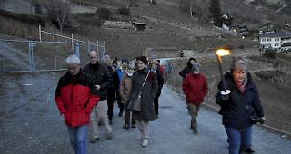 Unterwegs zwischen St. German und Raron anl&auml;sslich der Fackelwanderung zu Gedenken an Rainer Maria Rilke.