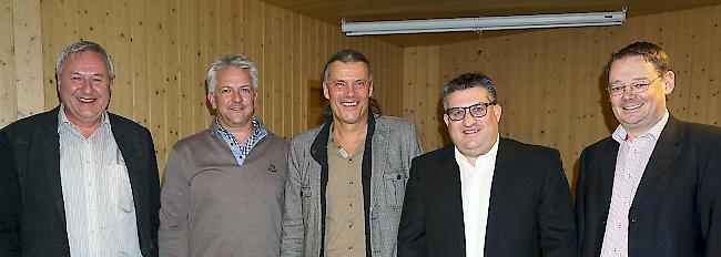 Markus Holzer (Moderation), Fabian Holzer (Organisator), Oskar Freysinger (Staatsrat), Patrick Zimmermann (Grossratskandidat) und Franz Ruppen (Nationalrat).