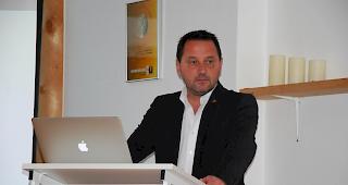 Das Bundesgericht hat eine Beschwerde von Jean-Marie Bornet, ehemaliger Kommunikationschef der Walliser Kantonspolizei abgewiesen. Bornet war nach &Auml;usserungen im Vorfeld der Walliser Staatsratswahlen entlassen worden. (Archiv)