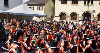 Der grosse Fasnachtsumzug am Gigeli M&auml;ntag.