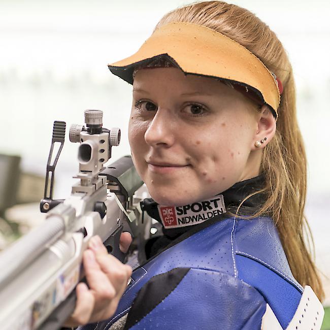 Nina Christen zeigt höchste Präzision mit dem Gewehr