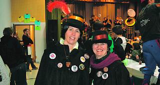 Evelyn Bellwald (46) und Gabriela Roth von der &bdquo;Leetsch&auml;r Meierei&ldquo;. 