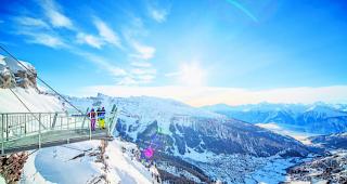 Blick von der Gemmi auf Leukerbad und Torrent. 