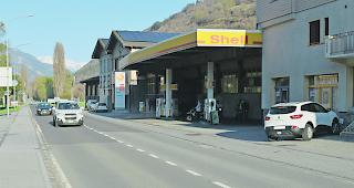 Weniger Verkehr &ndash; weniger Umsatz. Das Gewerbe in Turtmann muss Abstriche machen.