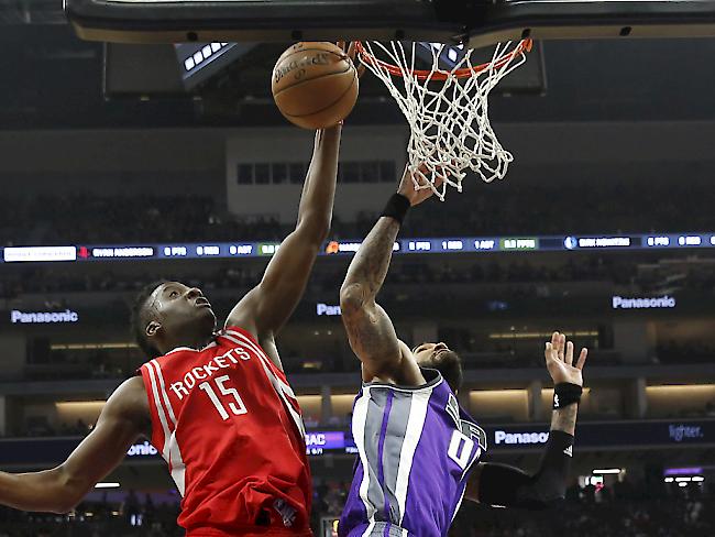 Clint Capela erzielt zwei seiner 18 Punkte