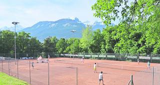 Interclub-Feeling. Ab Samstag sind in der ganzen Schweiz 4265 Mannschaften im Interclub engagiert, davon spielen f&uuml;nf Mannschaften f&uuml;r den TC Leuk-Susten auf dessen Anlage oberhalb von Susten.  