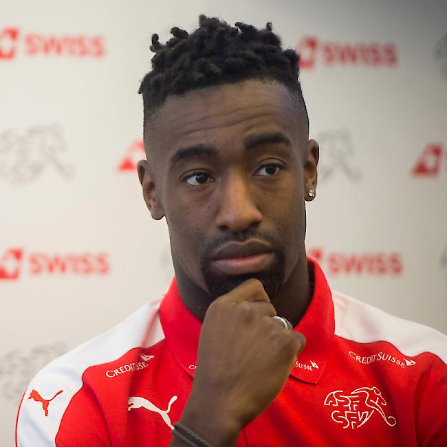 Tiefpunkt für Johan Djourou: Er wird beim HSV von der 1. Mannschaft suspendiert