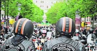 Der Chef des US-Motorrad-Herstelles Harley Davidson, Matthew Levatich, tritt zur&uuml;ck. Nachfolger solle vor&uuml;bergehend der ehemalige Puma-Chef Jochen Zeitz werden, teilte das US-Unternehmen am Freitag mit.
