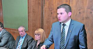 Gr&eacute;gory Logean von der SVP H&eacute;rens verzichtet auf eine Teilnahme bei den Nationalratswahlen. Er strebt m&ouml;glicherweise die Pr&auml;sidentschaft des Grossen Rates an.