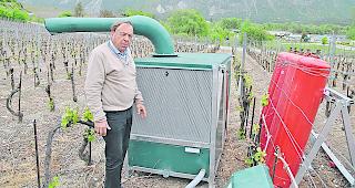 Fran&ccedil;ois Kuonen versuchte mit W&auml;rmegebl&auml;sen den Schaden abzuwenden.
