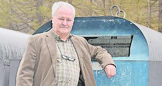 Gemeinderat Stefan Andenmatten bei der Sammelstelle &laquo;zer Saga&raquo; in Saas-Almagell.