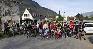 Mitarbeiter von Lonza beim gemeinsamen Training f&uuml;r &laquo;b&auml;rg&uuml;f&raquo;.