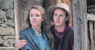 Romaine M&uuml;ller und David Taugwalder als Jakob und Maria im St&uuml;ck Romeo und Julia am Gornergrat.