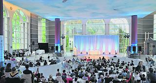 Besonderer Ort f&uuml;r besondere Literatur: die Alpentherme in Leukerbad.