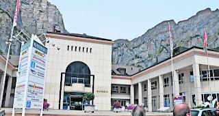 Aufl&ouml;sung des Sanierungsvertrags zwischen der Gemeinde Leukerbad, der Sanag Leukerbad AG und dem Staat Wallis mit Auflagen (Archiv). 