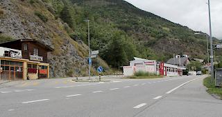 Bei der Abzweigung nach Ried-M&ouml;rel entsteht in Bitsch ein neuer Kreisel.