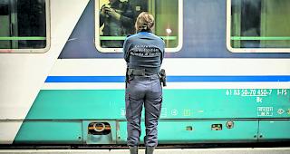 Hotspot Bahnhof. Die meisten illegal Einreisenden versuchen per Zug ins Wallis zu gelangen. 