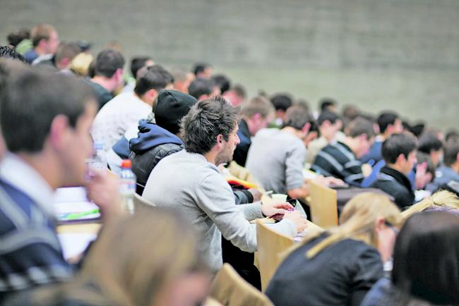 Die FFHS zählt neu 2300 Studentinnen und Studenten. 