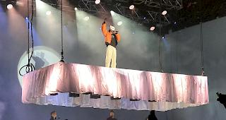 Cro schwebte über Gampel und begeisterte die Massen.