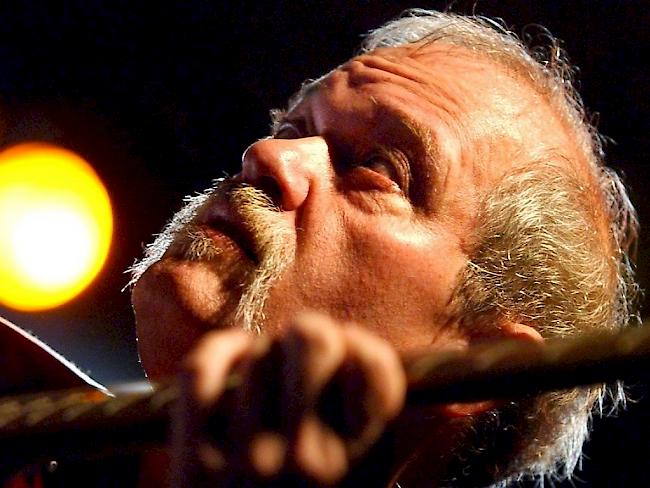 Der Jazz-Gitarrist John Abercrombie- hier 2003 am Montreux Jazz Festival - ist am Dienstag mit 72 Jahren gestorben.