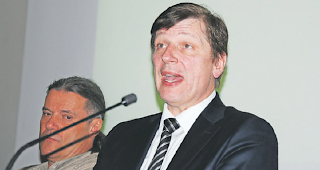 Ins Rollen gebracht. Der von alt Staatsrat Oskar Freysinger (links) ins Amt gesetzte Jean-Marie Cleusix hat mit seinem Verhalten die Arbeit der GPK notwendig gemacht.