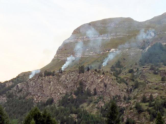 Die drei Feuer im Gebiet «Hubel» oberhalb des Matterhorndorfes haben sich beinah zeitgleich entfacht. 