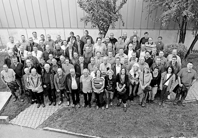 Gruppenbild. Die 88 Jubilare genossen ihren Ausflug ins Grimselgebiet. 