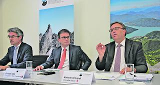 K&auml;mpferisch. Die Regierungsvertreter aus den Kantonen Graub&uuml;nden, Tessin und Wallis (von links): Mario Cavigelli, Christian Vitta und Roberto Schmidt. 