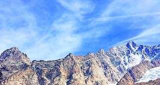 Imposant. Der Teufelsgrat vom Weingartensee aus gesehen.