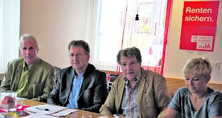 Fair. Toni Biderbost, Johann Tscherrig, German Eyer und Doris Schmidhalter-N&auml;fen (von links) sehen gerechte Ans&auml;tze in der neuen Altersvorsorge. 