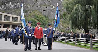 Bereitmachen zum Abmarsch in Richtung Mehrzweckhalle.  