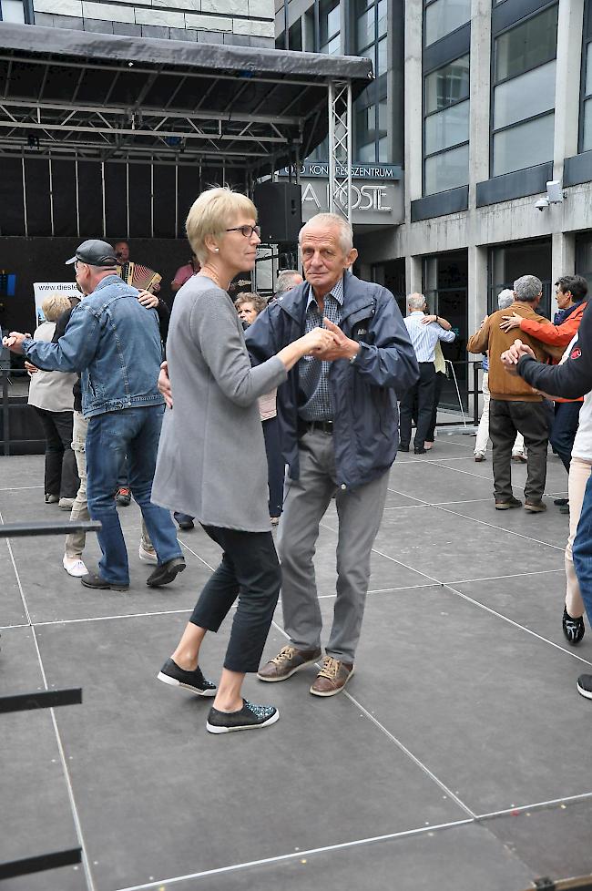 Impressionen des 4. Tanz auf dem La-Poste-Platz.