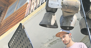 Alles für die Glocke. Voller Einsatz w&auml;hrend der Probe fürs &laquo;Erschmatt glockt&raquo;.