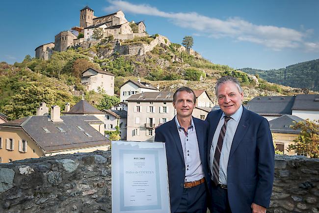 Staatsrat Jacques Melly mit dem Rünzi-Preisträger Didier de Courten