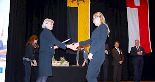 Die besten Absolventen des jeweiligen Studiengangs erhielten einen Preis. 