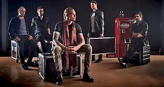 Julien Pellaud, alias &laquo;Juldem&raquo;, und seine Band stehen im Halbfinale.