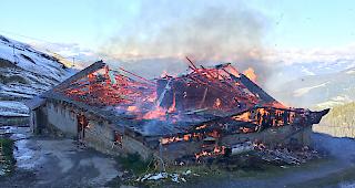 Am Donnerstag ist in einer Alpstallung in Champoussin Feuer ausgebrochen.