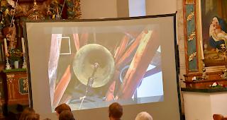 Unterwegs bei &laquo;Erschmatt glockt&raquo;: Vielfalt unter Glockenkl&auml;ngen.