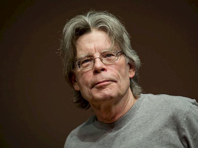 Heute wird der US-Bestsellerautor Stephen King 70. Dass die Kritiker die Nase über seine Bücher rümpfen, ist ihm egal. Er findet ja selber, seine Bücher seien das gedruckte Äquivalent zu Big Mac und Pommes. (Archivbild)