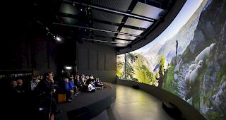 &laquo;Menschen im Welterbe&raquo;. Vom Bergbauern &uuml;ber einen Basejumper bis hin zu Forschern bekommt der Zuschauer beim neuen Film einen spannenden Einblick in vielseitige T&auml;tigkeiten, gepaart mit spektakul&auml;ren Naturaufnahmen.