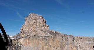 Der Wingsuitflieger &uuml;berlebte den Sprung vom La quille du Diable nicht.
