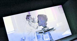 Interessant. Szene aus &laquo;Flora&raquo;: Spannend und gekonnt. 