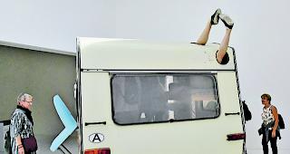 Spass. Erwin Wurms Wohnwagen: Spass ist garantiert. 