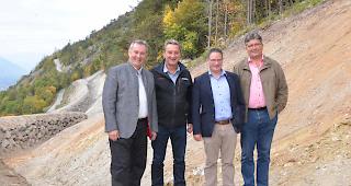 Steinschlag. Die Mobiliar unterst&uuml;tzt das Schutzprojekt in Varen, dessen Gesamtkosten sich auf 1,9 Millionen Franken belaufen, mit 171'000 Franken.